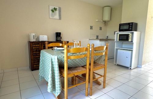 Meyras Apartamento | La Vallée Appartement 35 - Thermes Neyras les Bains