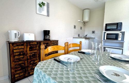 Meyras Apartamento | La Vallée Appartement 35 - Thermes Neyras les Bains