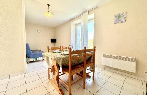 Meyras Apartamento | La Vallée Appartement 35 - Thermes Neyras les Bains