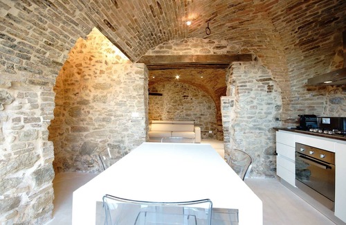 Crecchio Cama Y Desayuno | La Vecchia Cantina - Borgo Baccile por Vini Fantini