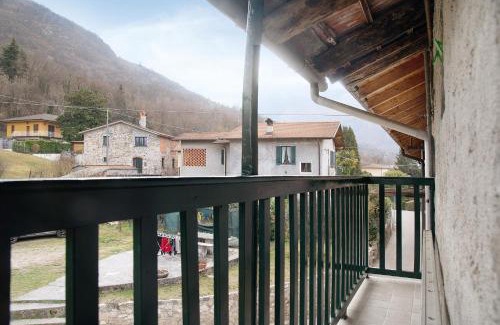 Porto Valtravaglia Apartamento | La Vecchia Torre