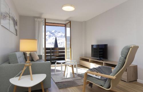 Formigal Apartamento | La Ventana de Formigal by BeValle
