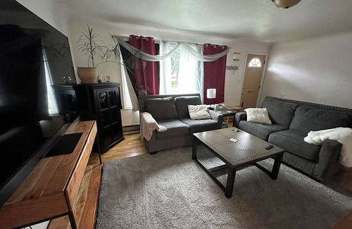 Springfield Casa | La Via Nueva -Modern, Peaceful Home Near UO & Hayward Field