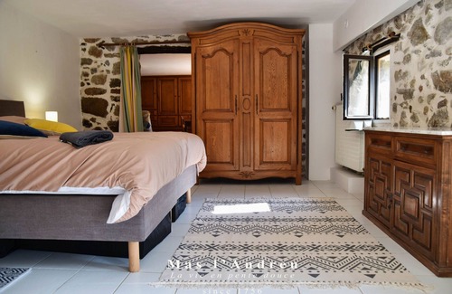 Corsavy Casa | La Vie en Pente Douce - Gîte Wilfred le Velu*** - hidden in the heart of nature