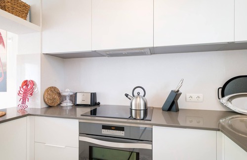 Sa Riera Apartamento | La Vie en Rouge Sa Riera Duplex, Private Parking