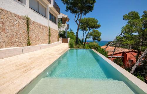 Sa Riera Apartamento | La vie en rouge SA RIERA duplex, private parking