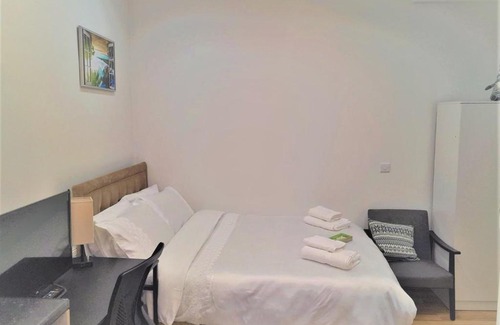 Ealing Apartamento | La Vie - Entire Apartment - Next to Central District Elizabeth line Tube Station - Near Central London & Wembley