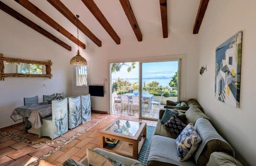 Verghia Casa | La villa Acacia