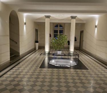 Livorno Apartamento | LA VILLA APARTMENTS - Convenient for Sardinia and Corsica - 4-5 beds -Private Parking included with Camera