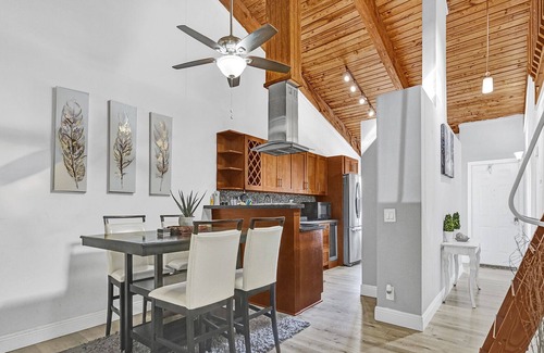 Sunrise Villa | La Villa- Beautiful 3 beds, 2 baths -Quiet retreat