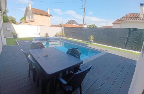 Aureilhan Casa | La villa de Julien avec piscine