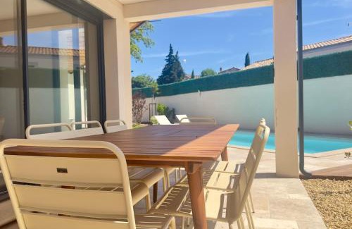 L'Isle-sur-la-Sorgue Casa | La villa des Gypières