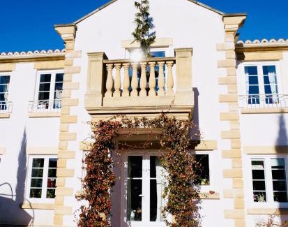 Callian Casa | La villa du Bau Reddoun ,piscine ,jardin , jolie vue sur Callian, calme et serenite