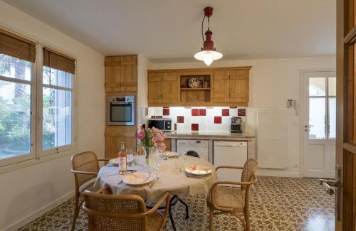 Port-Saint-Louis-du-Rhone Casa | La Villa ioanes