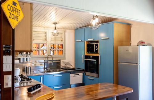 Sainte-Rose Villa | La Villa Holiday, sleeps 10, pool, patio, bar, terrace