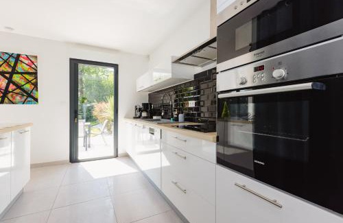 Orgeres Casa | La Villa Pop & Steel - maison avec 4 chambres