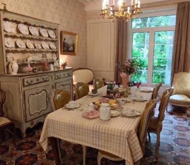 Montmirey-la-Ville Casa | La Villa Romaine