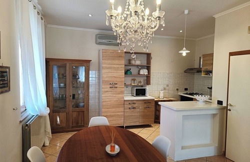 Acquaviva Cabaña | LA VINOVA Ancient House Walking Distance - A/C, Private Patio & Panorama