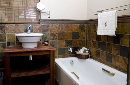 Lanseria Casa | La Vue Guest Lodge and Function Venue