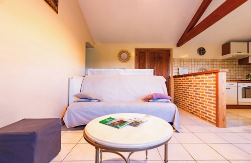 Saint-Perdoux Casa | Gîte La Vue Verdoyante - ideal for 2 adults & 2 children - 9 km from Figeac