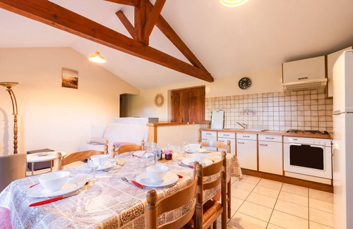 Saint-Perdoux Casa | Gîte La Vue Verdoyante - ideal for 2 adults & 2 children - 9 km from Figeac