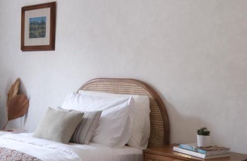 Bacnotan Hotel | La Zarene Suites