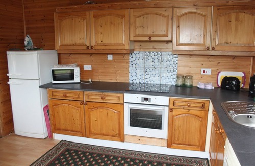 Massignac Chalet De Esquí | Lac Lucie chalet and private lake, hot tub, private pool, woodland and wildlife