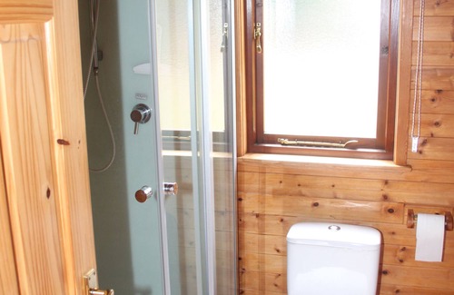 Massignac Chalet De Esquí | Lac Lucie chalet and private lake, hot tub, private pool, woodland and wildlife