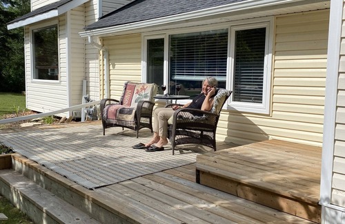 Central Alberta Cabina | Lac Ste. Anne - Cozy All season cabin 100 meters from the lake!
