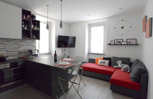 Carate Urio Casa | LaCasetta Como Lakeview Terrace renovado apto.