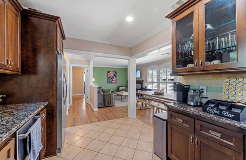 The Plaza Casa | Ladoga's Hideway, Gorgeous Pool, Game Room, Fire Pit, Private Backyard,BBQ Grill