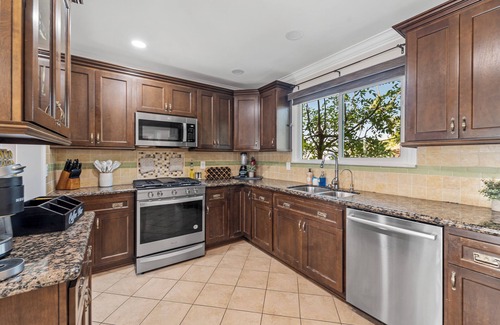 The Plaza Casa | Ladoga's Hideway, Gorgeous Pool, Game Room, Fire Pit, Private Backyard,BBQ Grill