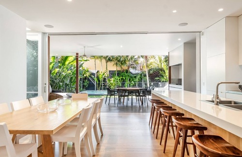 Byron Bay Casa | Lady Luxe - Beautiful spacious pet friendly home near the ocean. Perfect for.a romantic getaway