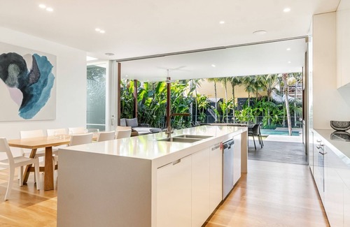 Byron Bay Casa | Lady Luxe - Beautiful spacious pet friendly home near the ocean. Perfect for.a romantic getaway
