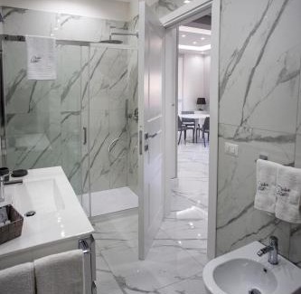 Rione Sanita Cama Y Desayuno | Lady Mary's Luxury Suites