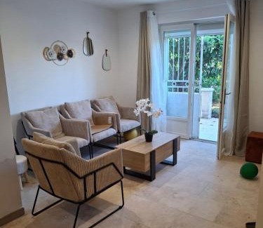 Caissargues Casa | LaDy ROSE NÎMES, House for 14 people