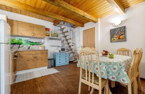 Moravske Toplice Chalet De Esquí | Ladybug House With Whirlpool - Happy Rentals