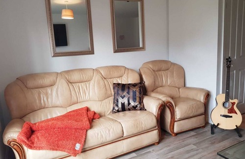 Grimsby Casa | Ladysmith Complex (8 Bedrooms) - Serviced Accomodation