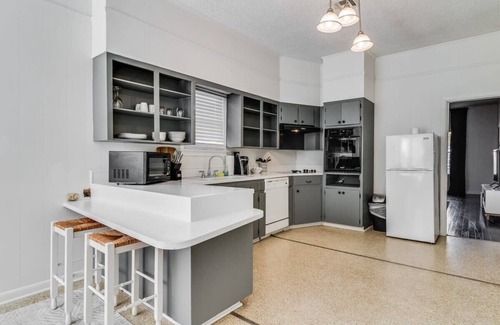 Freetown - Port Rico Casa | Lafayette Getaway-A cozy private bedroom close to downtown, with shared spaces