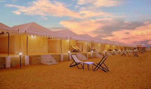 Amar Sagar Pol Complejo | Lafing Camel Safari Staying under the Star