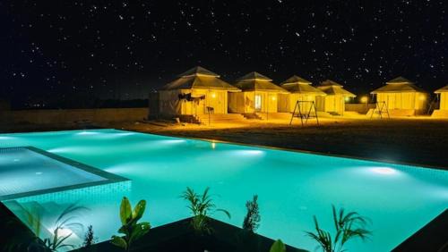 Amar Sagar Pol Complejo | Lafing Camel Safari Staying under the Star