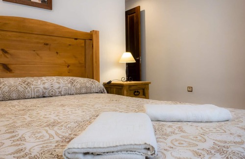 Alora Villa | Holidays2Malaga El Chorro-Apartamento 3 dormitorios con piscina, jardines y más