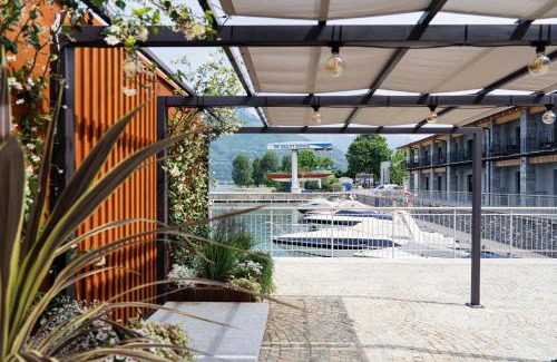 Colico Piano Cabina | Lago Dorato Marina Lodge - Lakefront