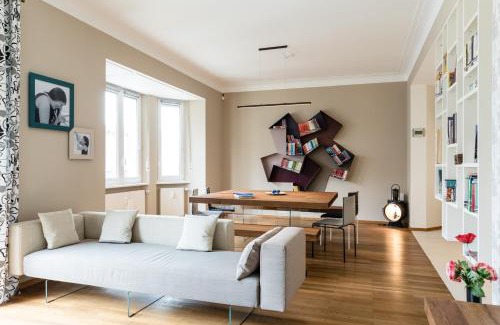 Ville Haute Apartamento | Lago Welcome Place d'Armes I
