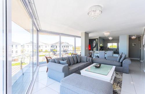 Lagoon Beach Apartamento | Lagoon Beach 237A by CTHA