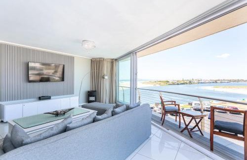 Lagoon Beach Apartamento | Lagoon Beach 237A by CTHA
