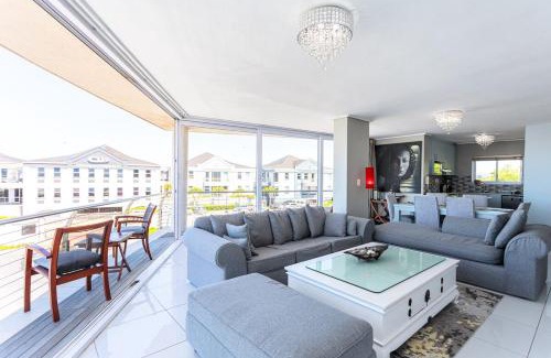 Lagoon Beach Apartamento | Lagoon Beach 237A by CTHA