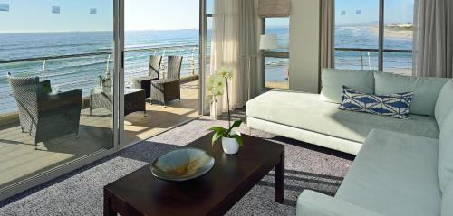 Lagoon Beach Hotel | Lagoon Beach Hotel & Spa