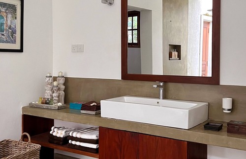Negombo Villa | Lagoon Front Luxury Villa with Large Pool