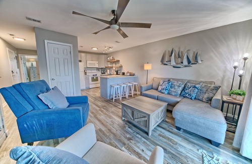Lower Grand Lagoon Condominio | Lagoon Reflections~On the Lagoon~stunning views~sleeps 4